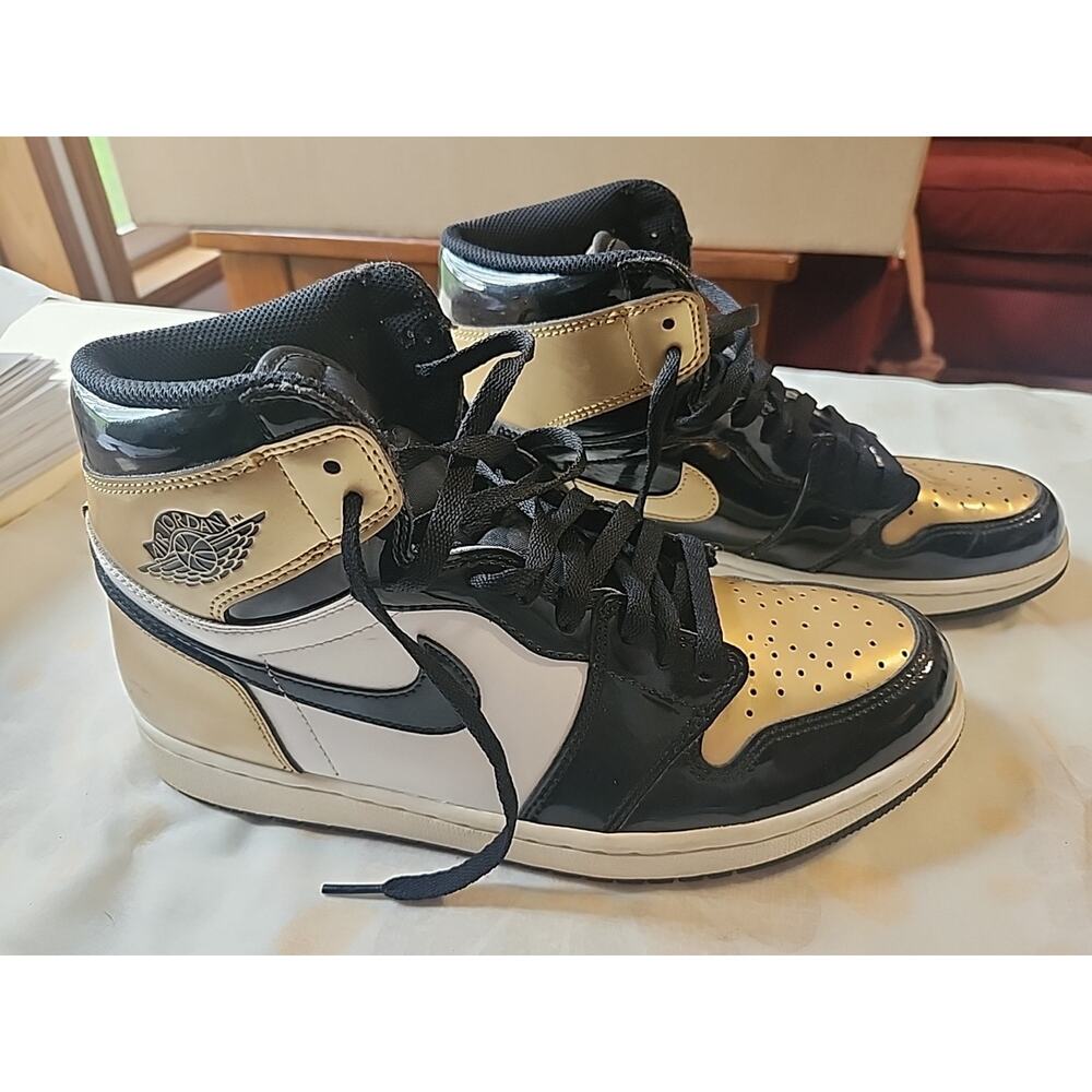 Nike Air Jordan High Top Shoe sz 10.5 2017 Gold Black White 861428-007